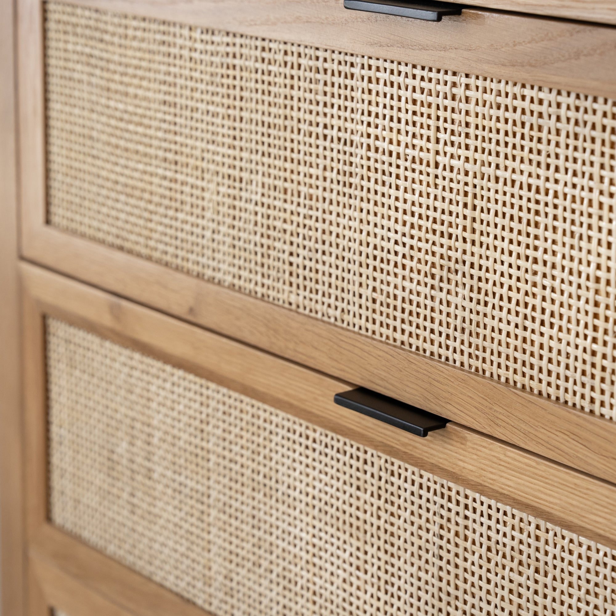 Arienzo FSC®-Certified White Oak Chest of Drawers | Solid Wood
