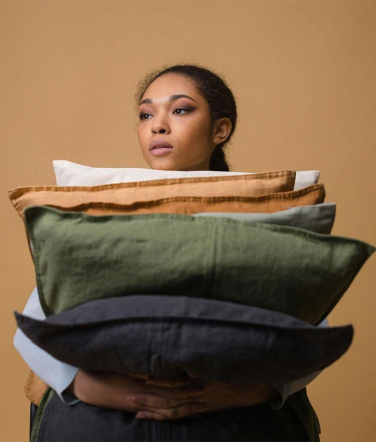 How to Get Rid of Old Pillows Responsibly