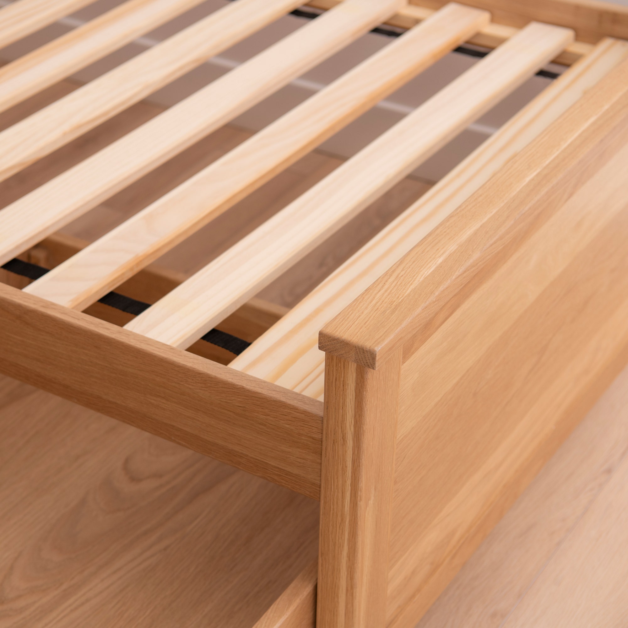 Savona Kids Bed Closeup on Single Platform Twin